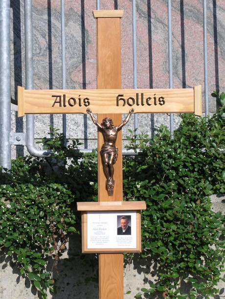 Grabkreuz, Namensaufschrift,Taferl und Korpus, Lärche, Bestattung Sterzl